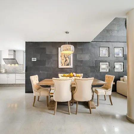 Miami Villa *