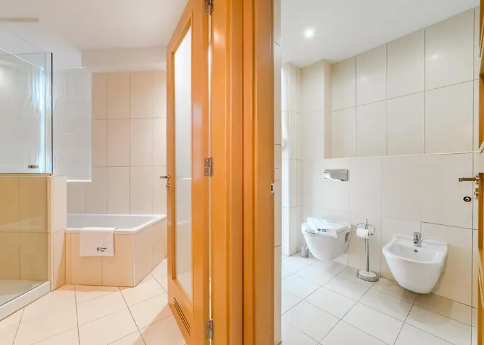 فيلة Miami أذيخي