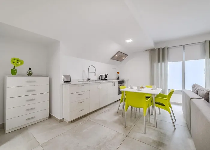 Miami فيلة أذيخي