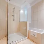 فيلة Miami *