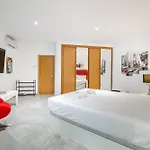 Miami أذيخي